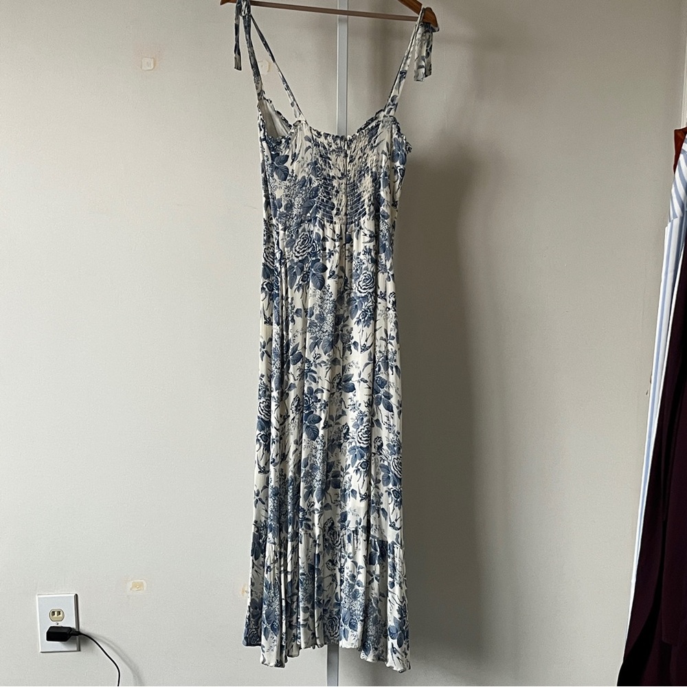 Reformation White and Blue Floral Toile Nikita Dress - Picture 7 of 7